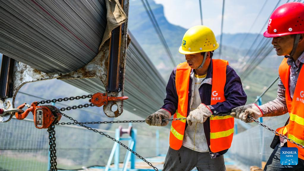 Zangke River grand bridge under construction in SW China