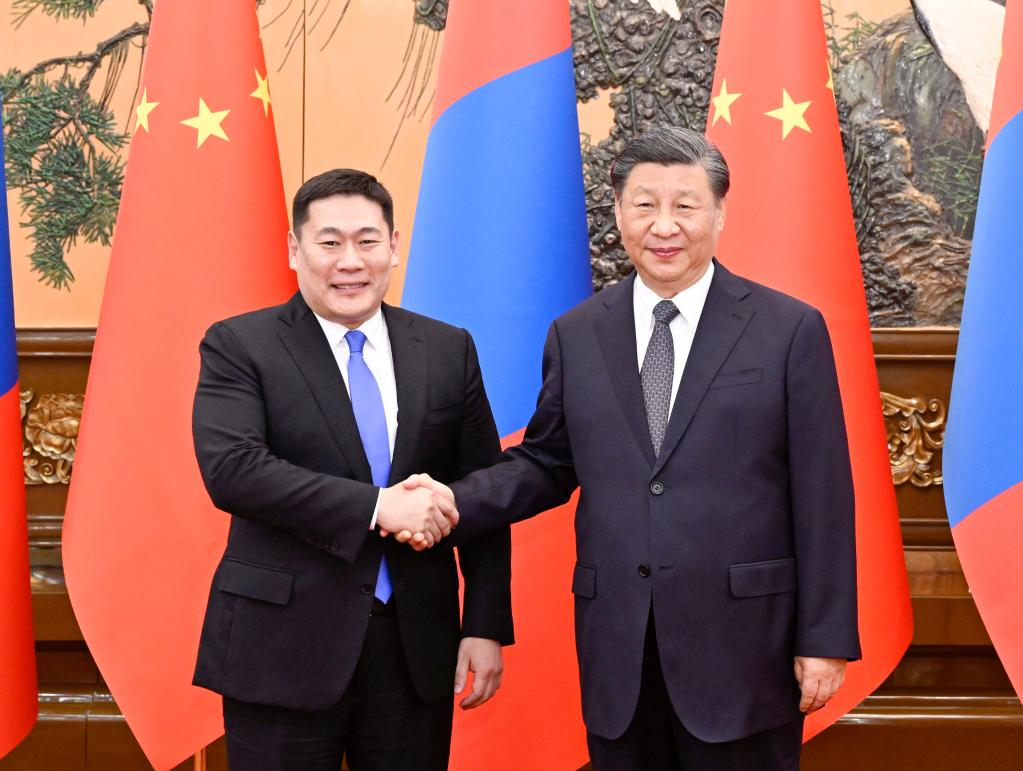 Xi meets with Mongolian PM