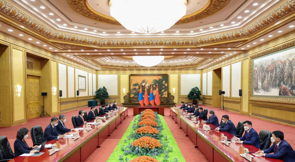 Xi meets with Mongolian PM