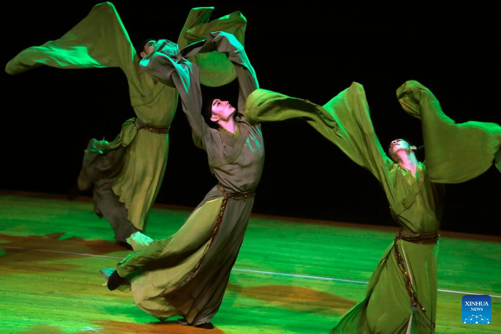 Classical Chinese dance show staged in Romania