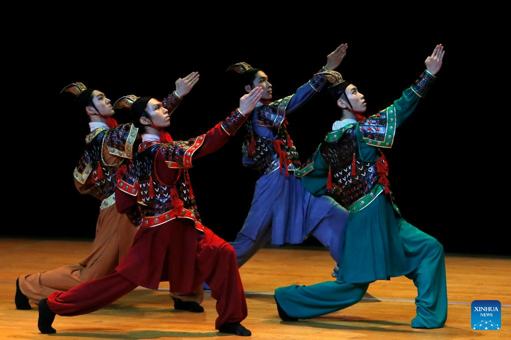 Classical Chinese dance show staged in Romania