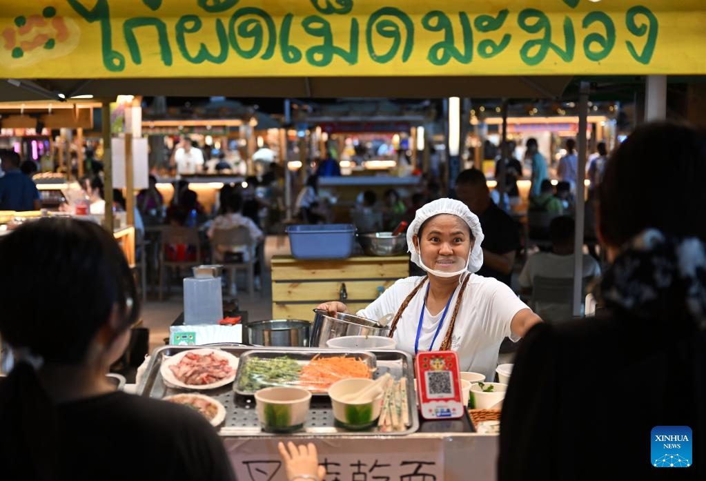 Across China: Thai businessmen seek opportunities in Chinese night market