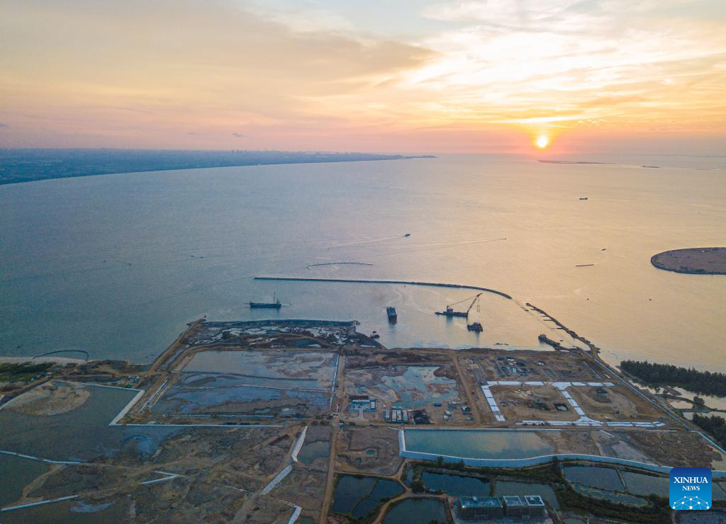 Puqian central fishing port under construction in S China