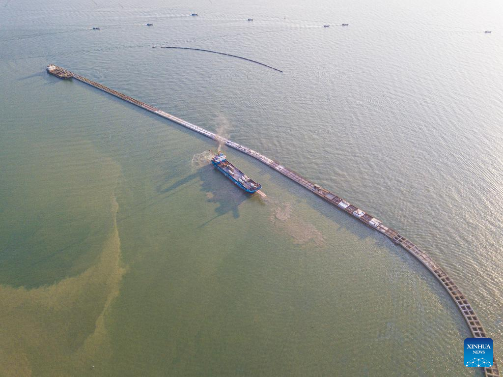 Puqian central fishing port under construction in S China
