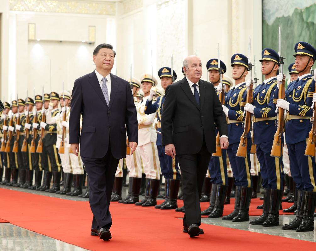Xi holds talks with Algerian president