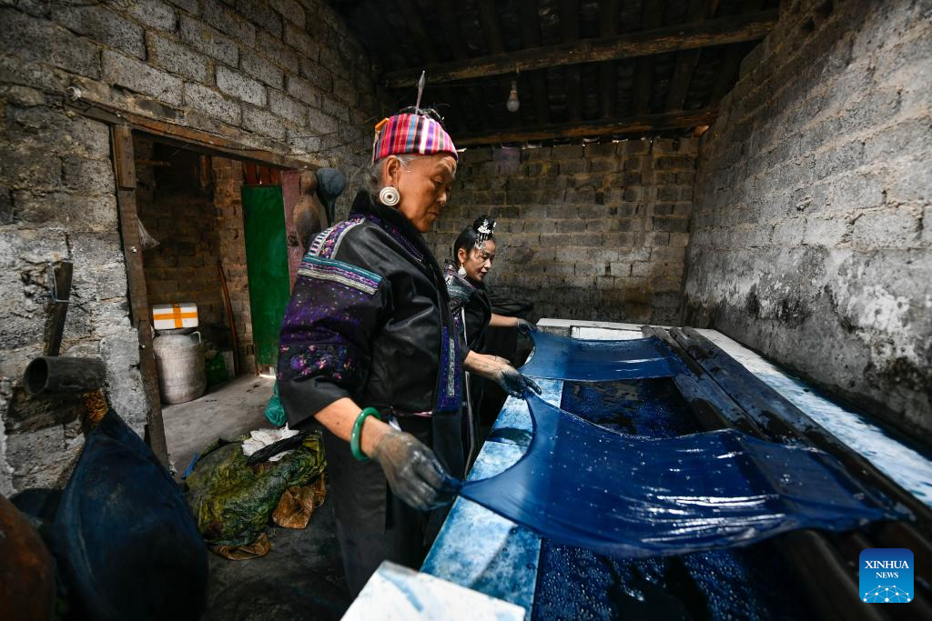 Across China: Miao embroiderer takes ethnic intangible heritage to world stage