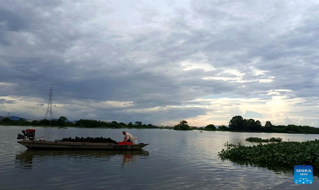 China raises typhoon response to highest level as Doksuri strengthens