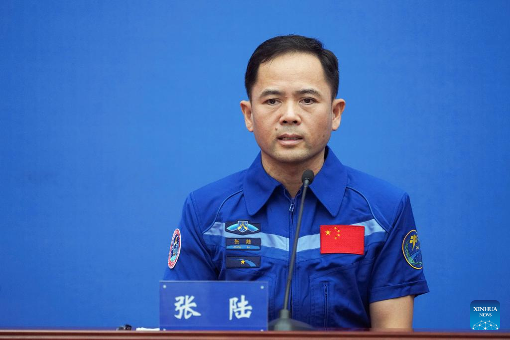 Shenzhou-15 astronauts meet press after quarantine, initial recovery