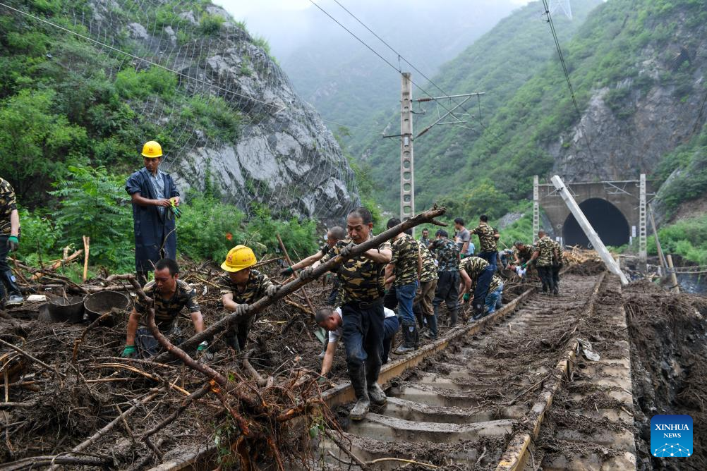 Rescue underway in flood-hit districts of Beijing
