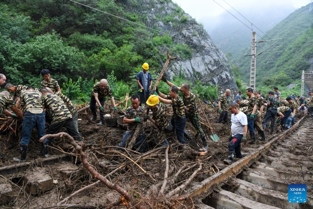 Rescue underway in flood-hit districts of Beijing