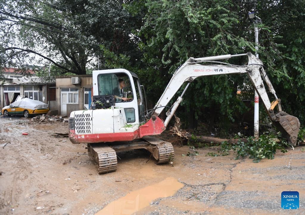 Rescue underway in flood-hit districts of Beijing