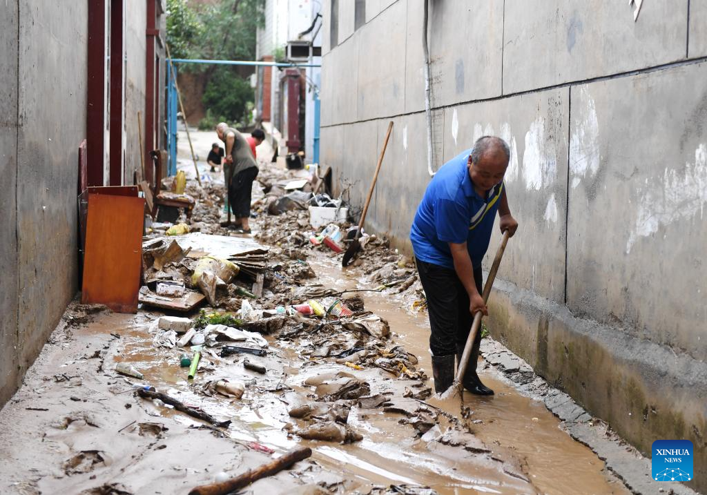 Rescue underway in flood-hit districts of Beijing