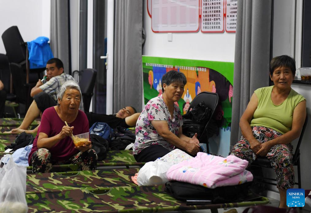 Rescue underway in flood-hit districts of Beijing