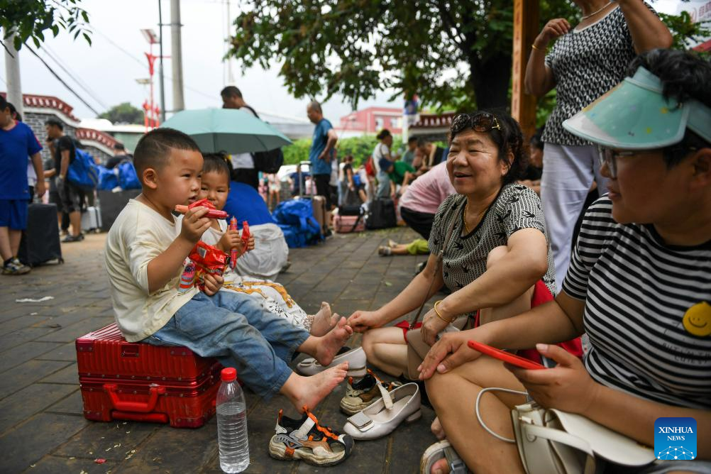 Trapped passengers in Mentougou District of Beijing safely transferred