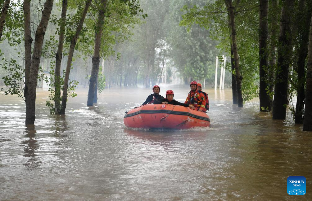 Rescue underway in flood-hit Zhuozhou City