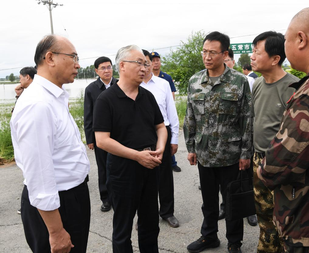 Chinese vice premier calls for minimizing casualties, property losses as floods wreak havoc