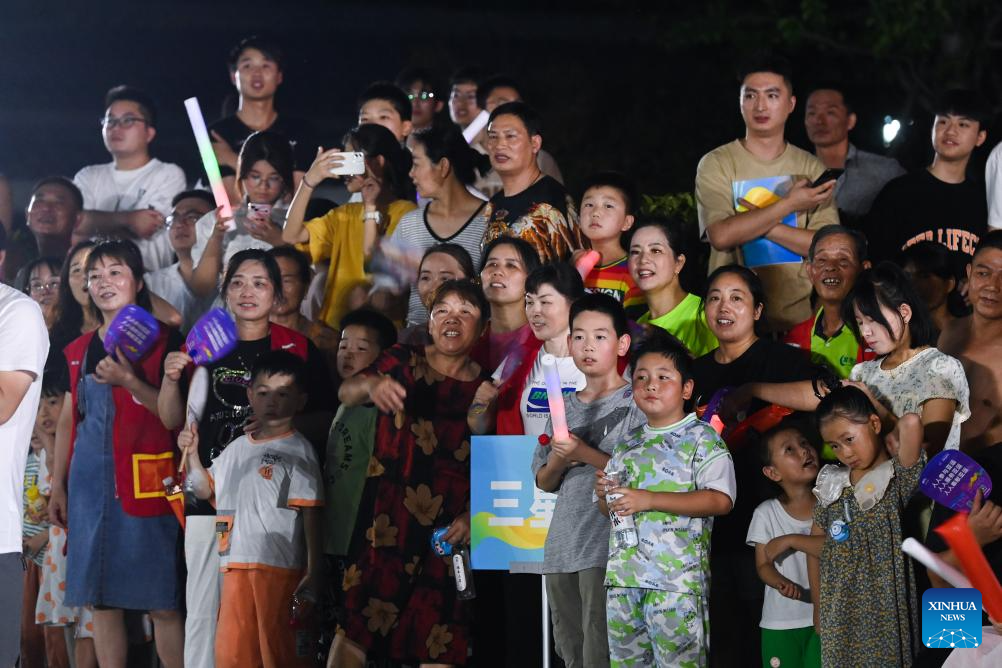 Basketball competition participated by local residents held in Hangzhou