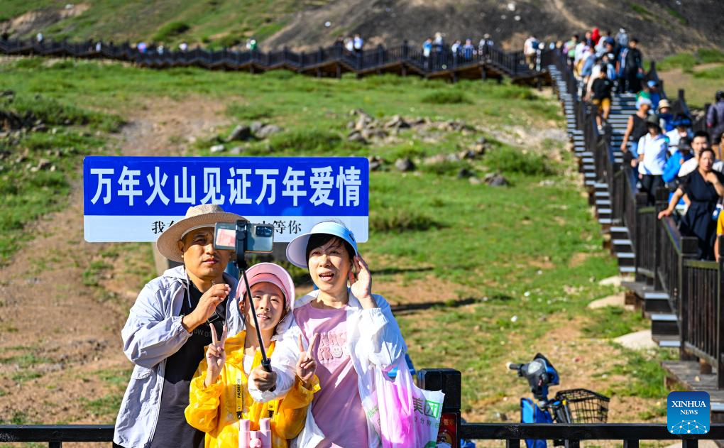 Ulanhada volcano cluster in N China attracts tourists