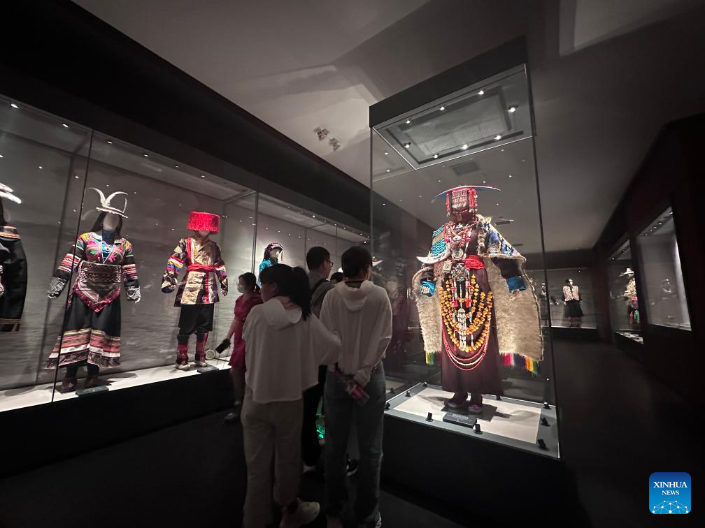 Across China: Younger generation flocks to museums to celebrate Chinese culture