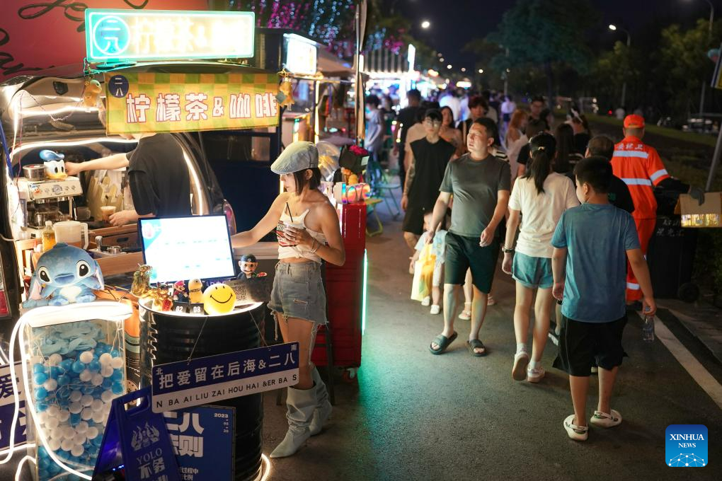 NW China's Xi'an develops night economy to boost consumption