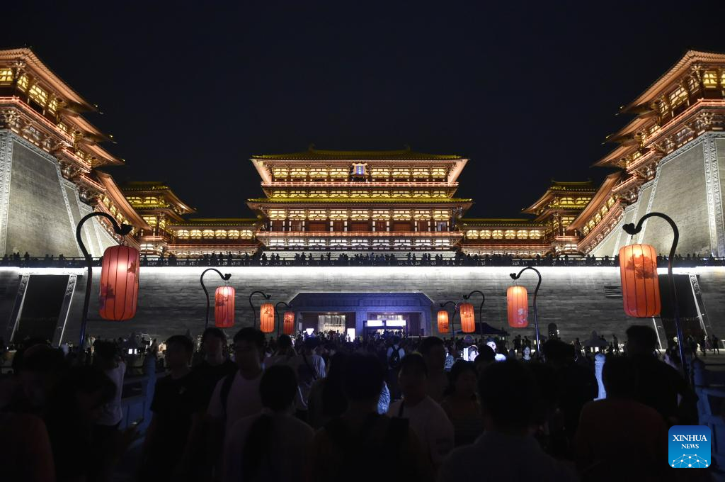 Night view of Yingtianmen site museum in Luoyang, C China