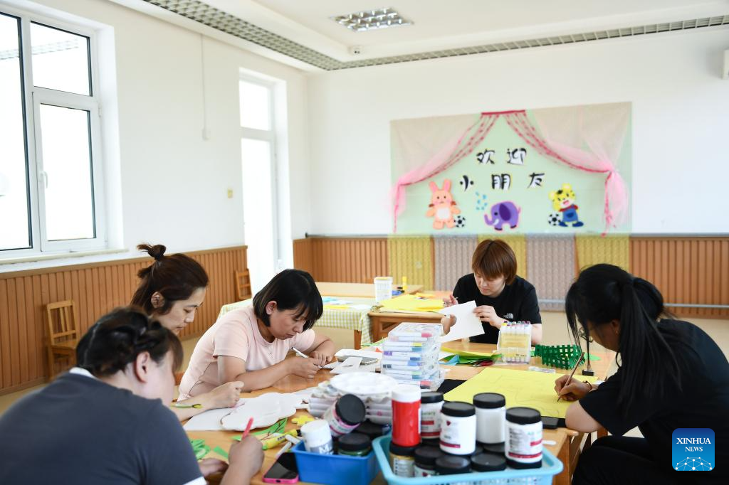 Schools carry out post-disaster reconstruction in Beijing