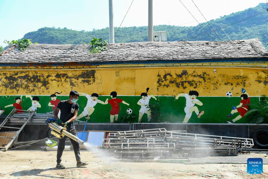 Schools carry out post-disaster reconstruction in Beijing