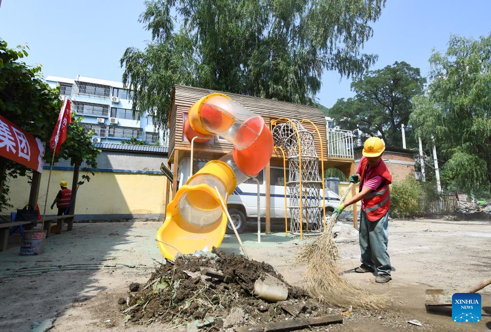 Schools carry out post-disaster reconstruction in Beijing