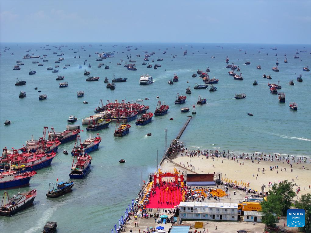Fishing season of South China Sea starts in different areas across China
