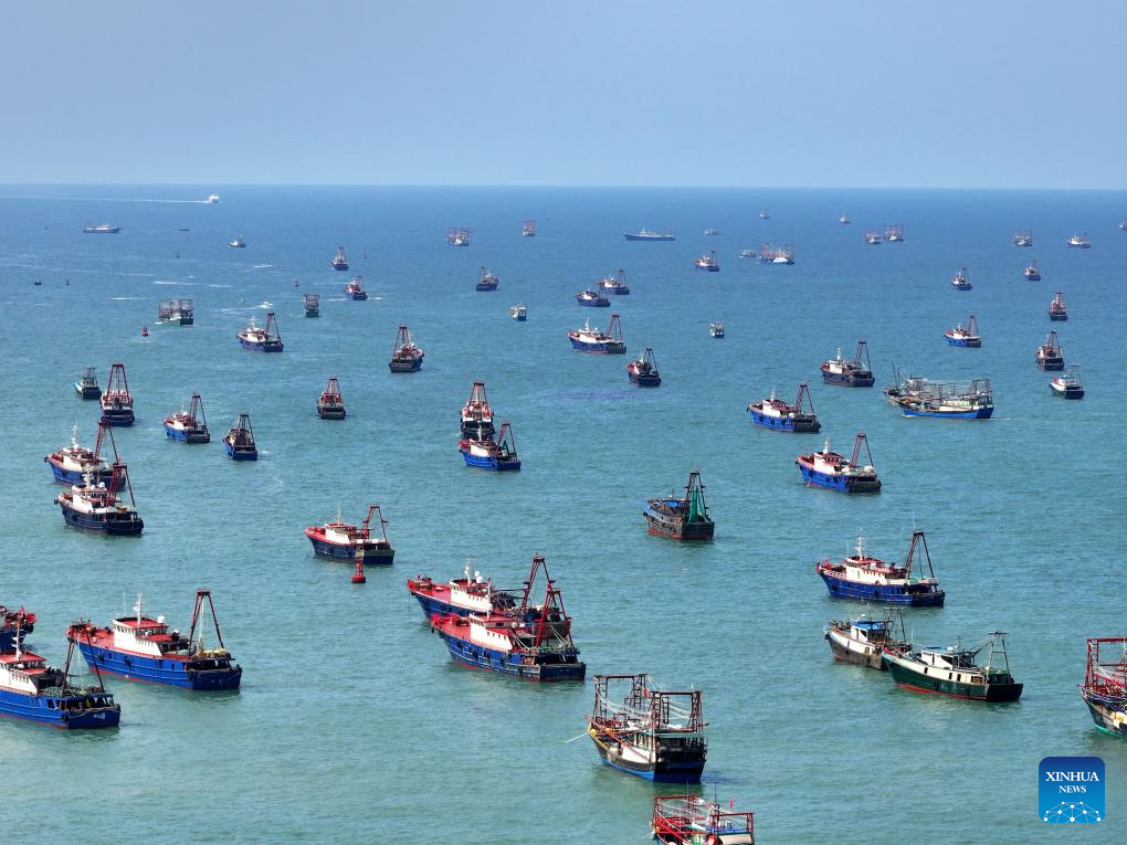 Fishing season of South China Sea starts in different areas across China