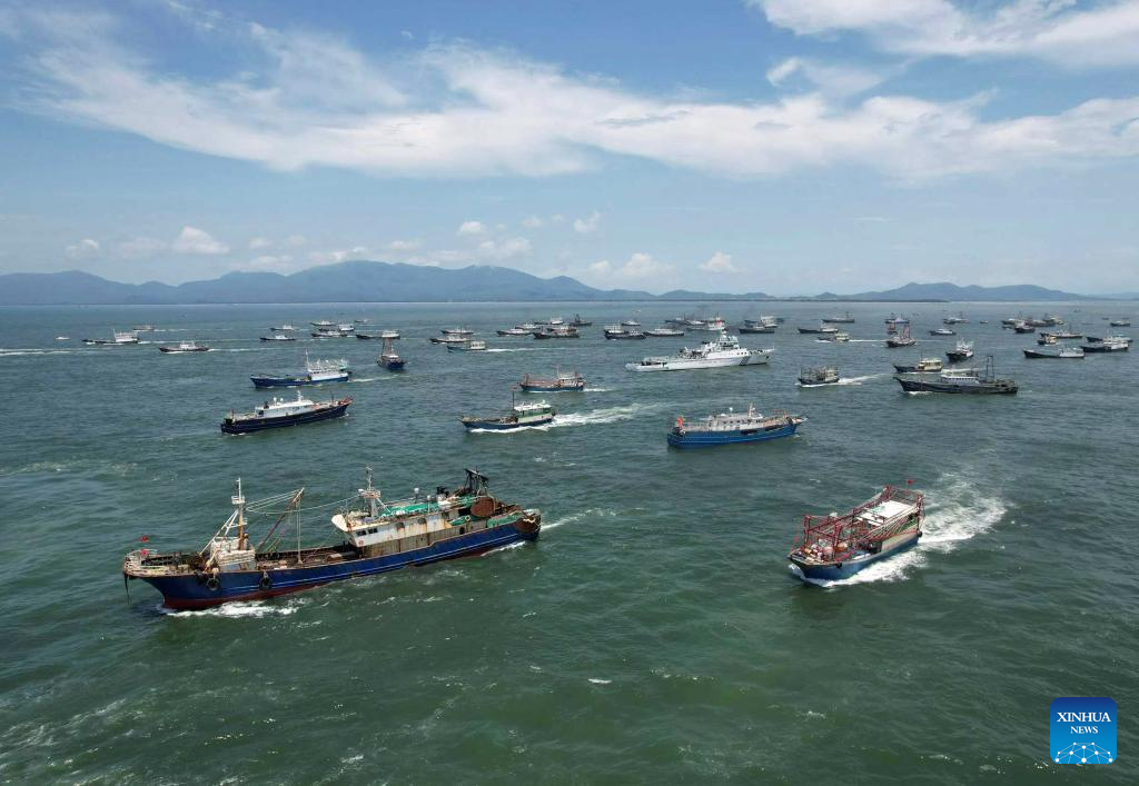 Fishing season of South China Sea starts in different areas across China