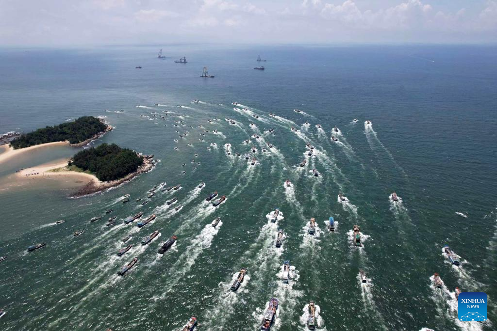 Fishing season of South China Sea starts in different areas across China