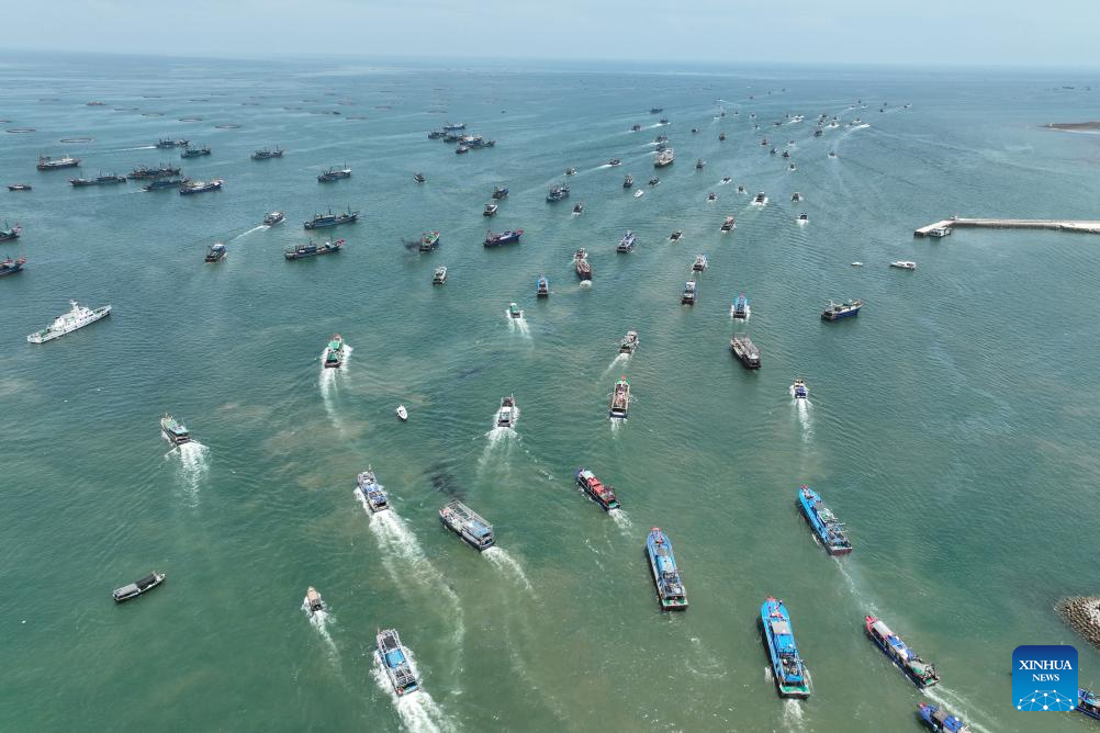 Fishing season of South China Sea starts in different areas across China