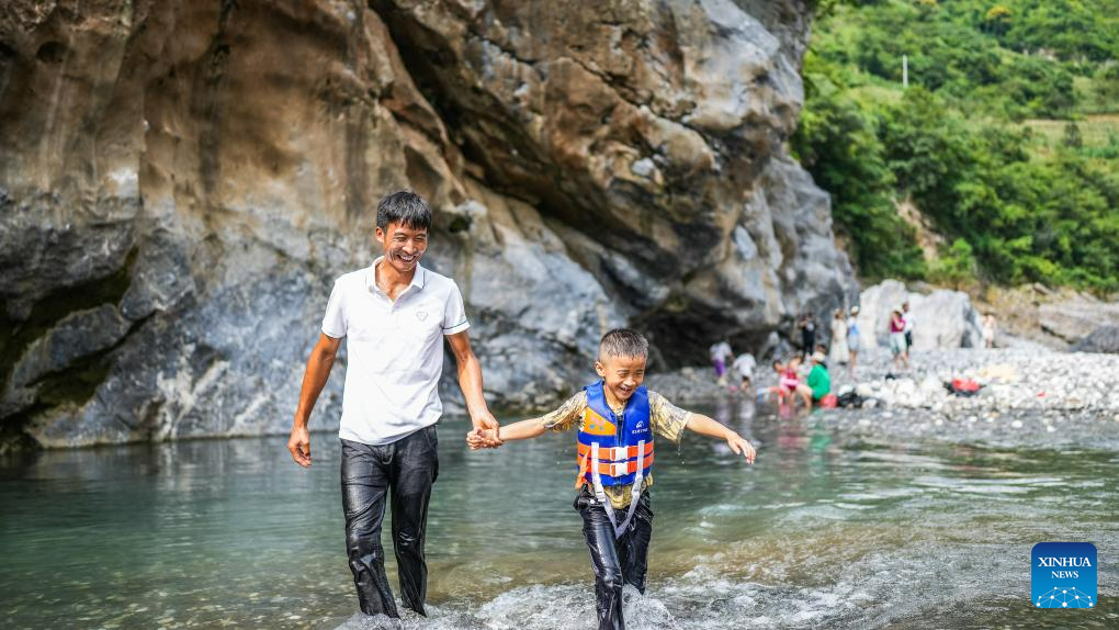 Pic story: farmer runs rural inn near world's highest bridge in SW China's Guizhou