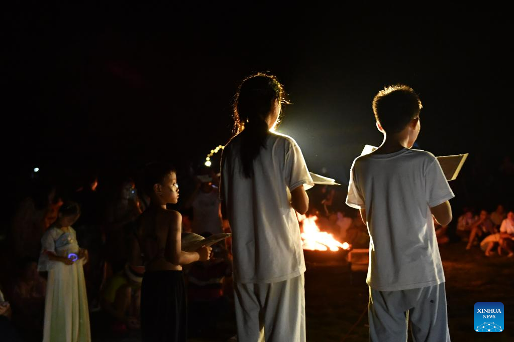 Pic story: rural children enjoy art education in C China's Hunan