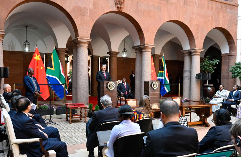 Xi says China-S. Africa ties surpass bilateral scope