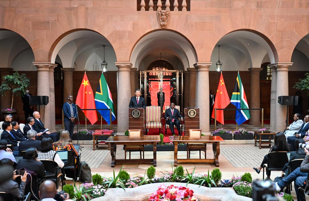 Xi says China-S. Africa ties surpass bilateral scope