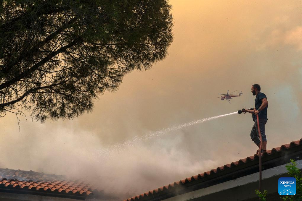 Wildfires threaten Greece's UNESCO World Heritage monastery