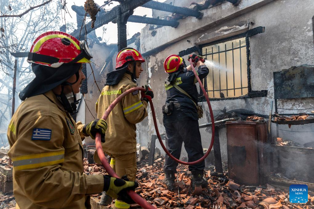 Wildfires threaten Greece's UNESCO World Heritage monastery