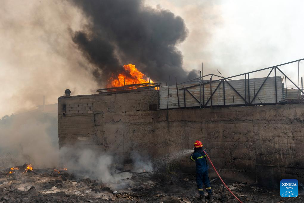 Wildfires threaten Greece's UNESCO World Heritage monastery