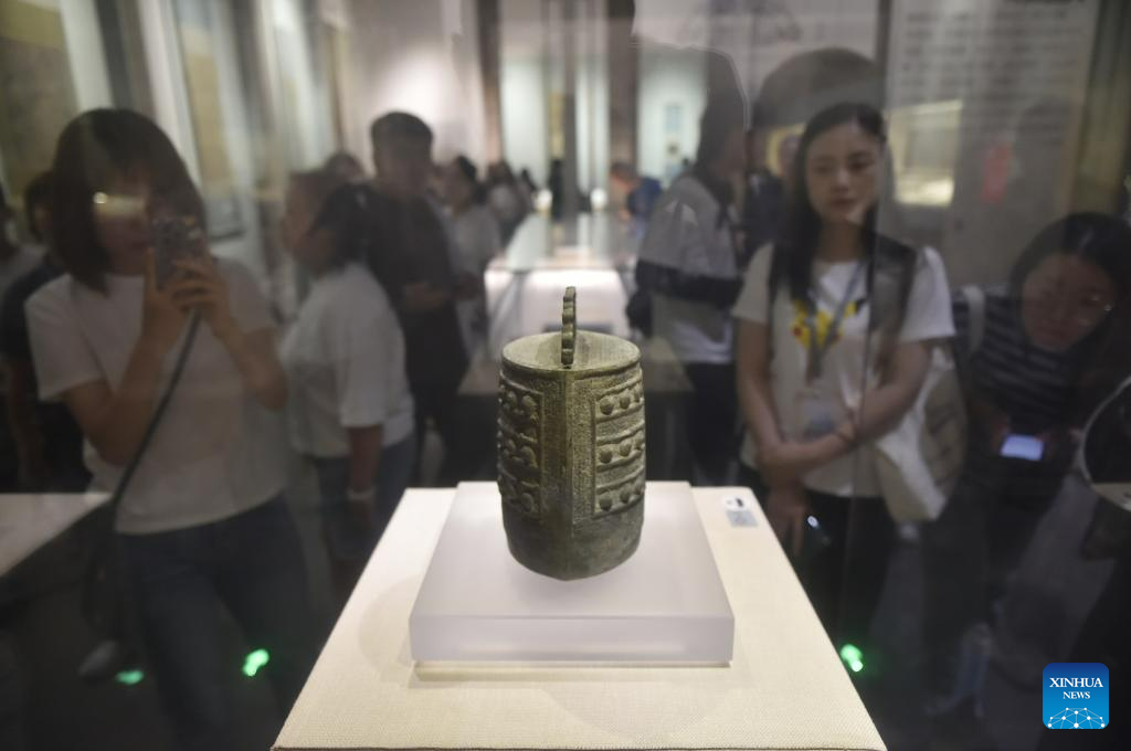 Museums in Henan witness many visitors in summer vacation