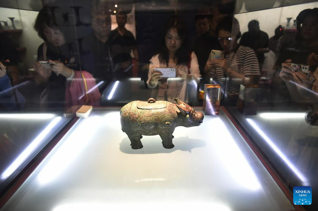 Museums in Henan witness many visitors in summer vacation