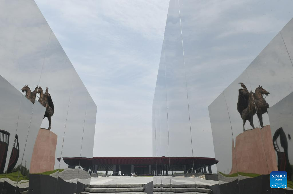 Museums in Henan witness many visitors in summer vacation