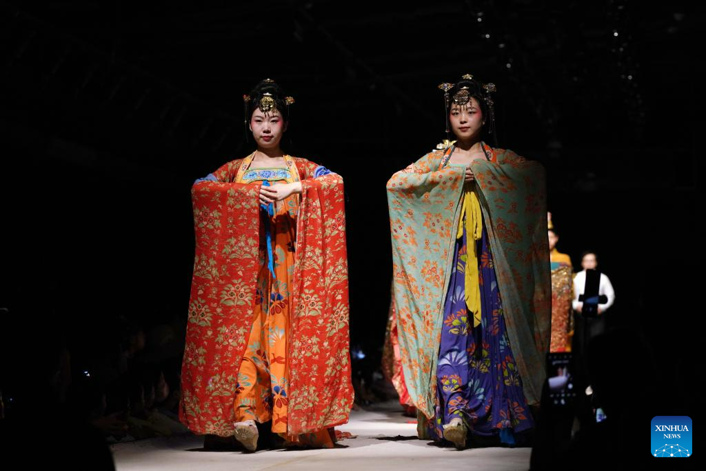 Cultural plays reflecting history and culture of Dunhuang held in Gansu, NW China