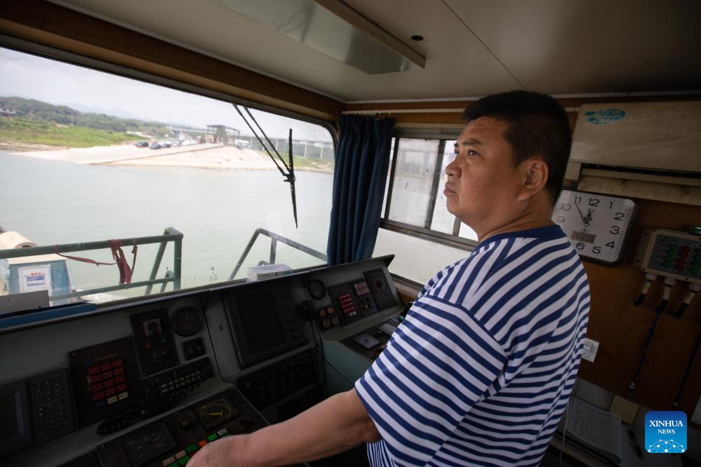 Ferry service ends as grand bridge opens to traffic in Yibin, SW China