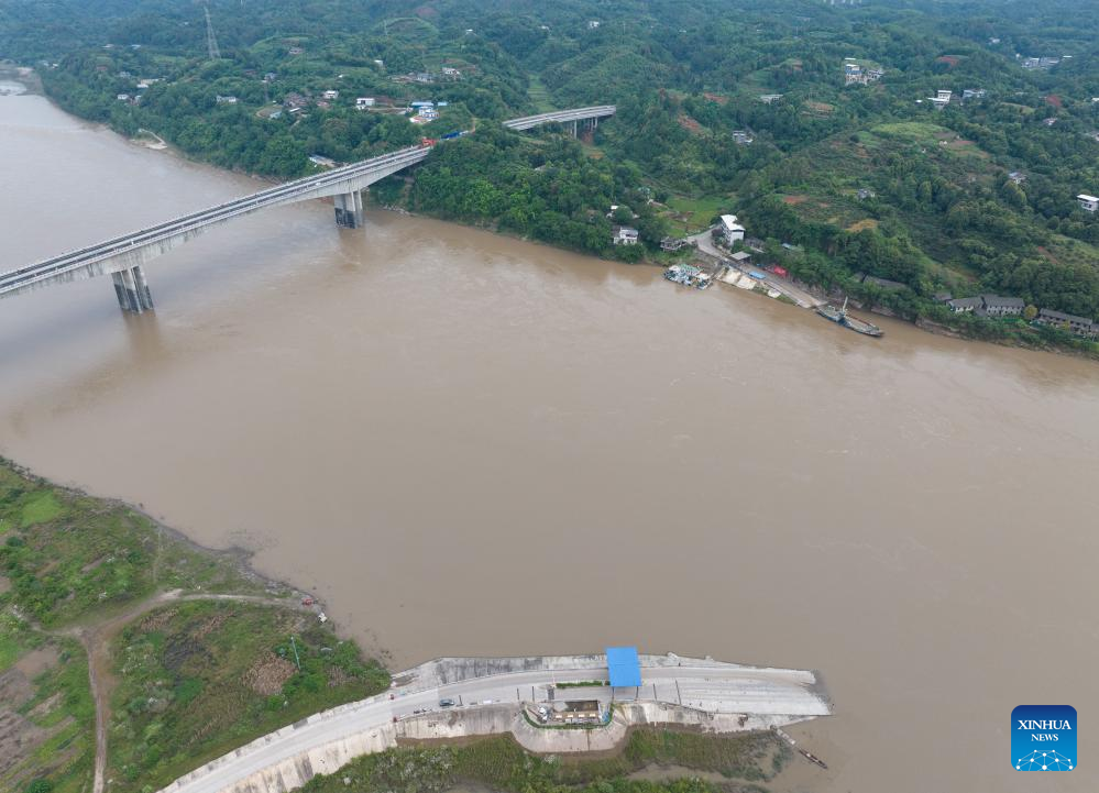 Ferry service ends as grand bridge opens to traffic in Yibin, SW China