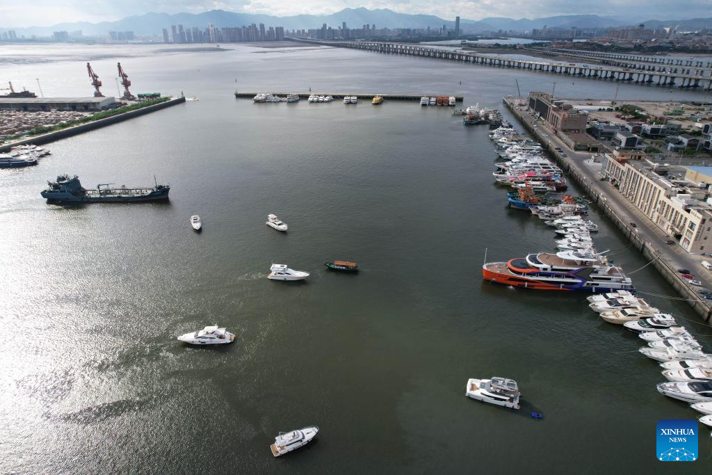 China braces for super typhoon Saola ahead of new semester
