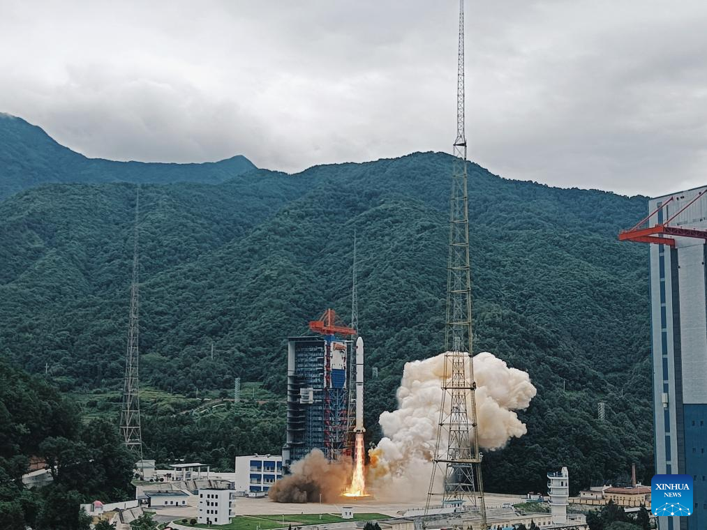 China launches new remote sensing satellite group