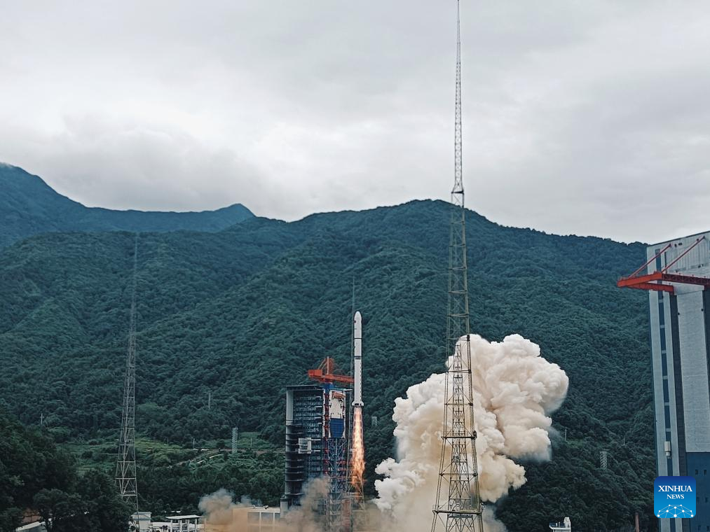 China launches new remote sensing satellite group