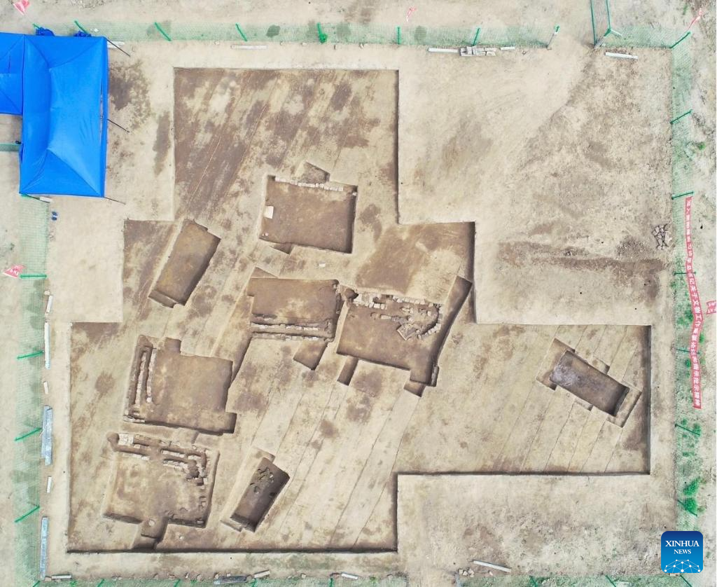 Archaeologists find ancient tombs, house foundations in northeast China